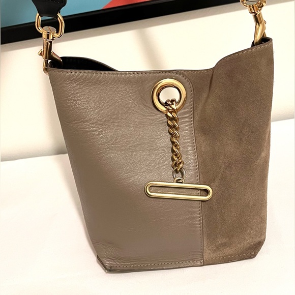 CHLOÉ
See by Chloé Leather tote - Picture 5 of 15